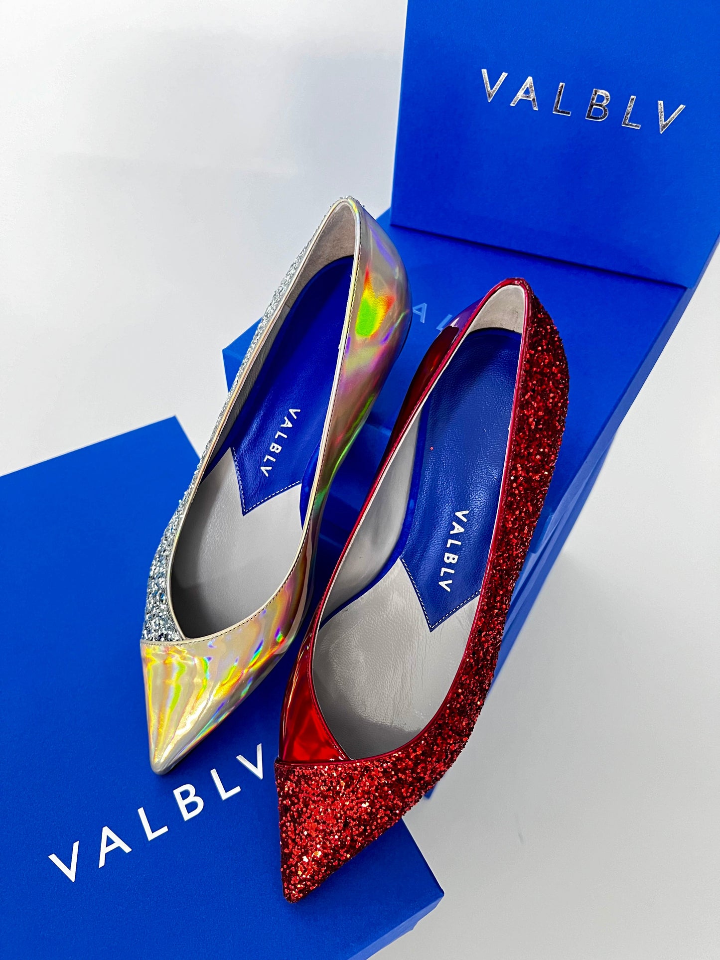 GRAPHIK FLAT IN IRIDESCENT RED GLITTER & FIRE STARDUST